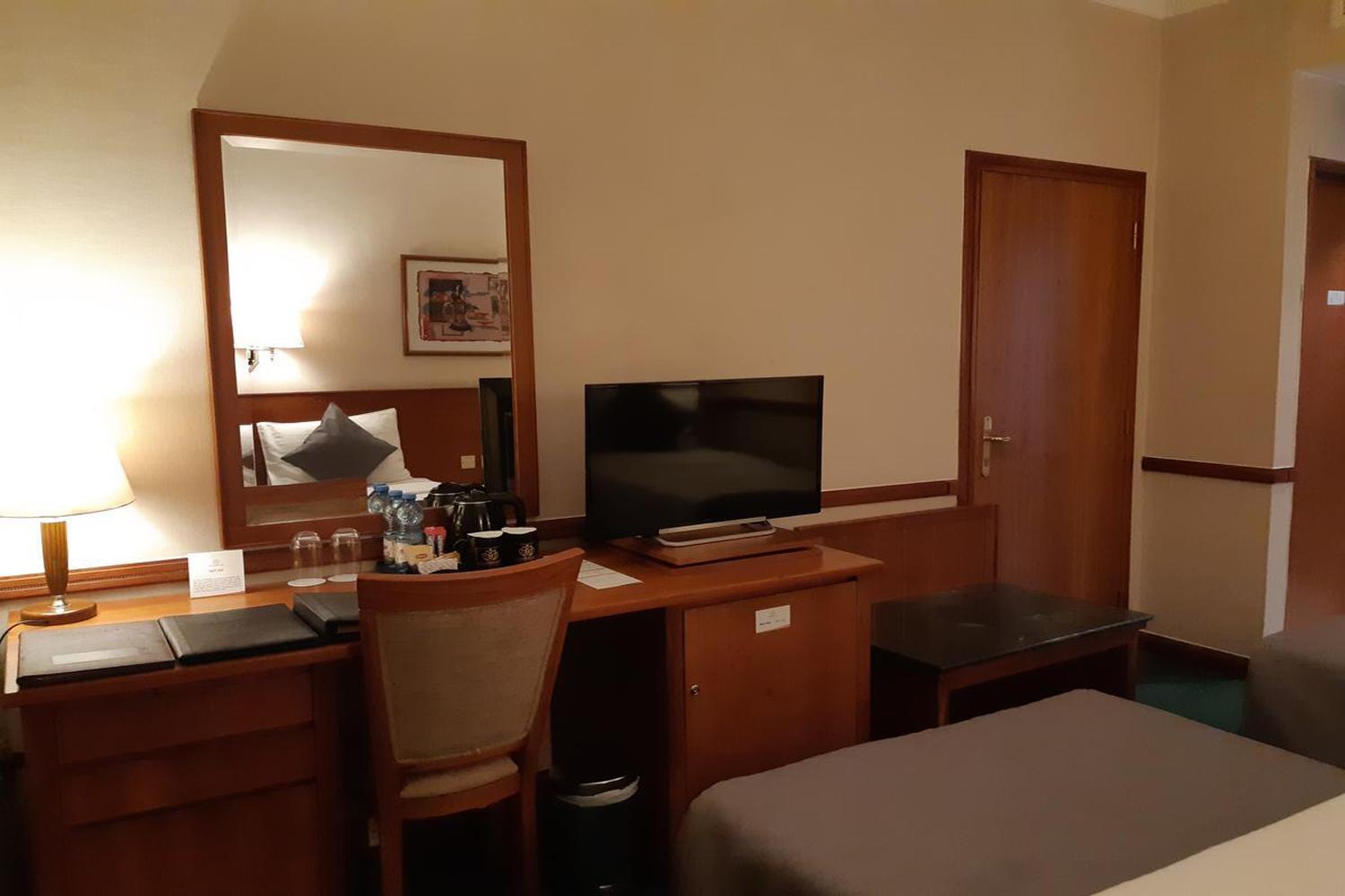Hotel Luxe Manor Near Delhi Airport New Delhi Extérieur photo
